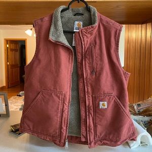 Vintage Carhartt. Medium. Reddish color. See pictures